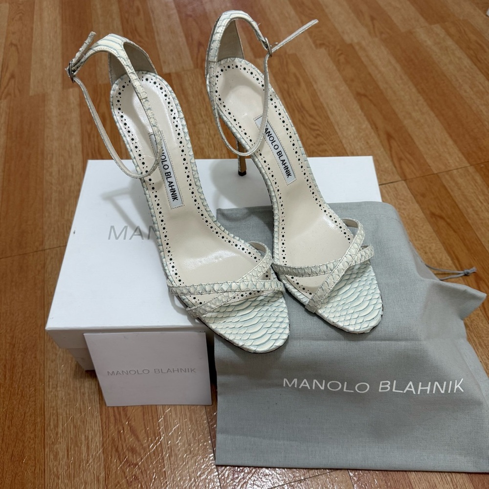 Manolo Blahnik Cream Textured Heels